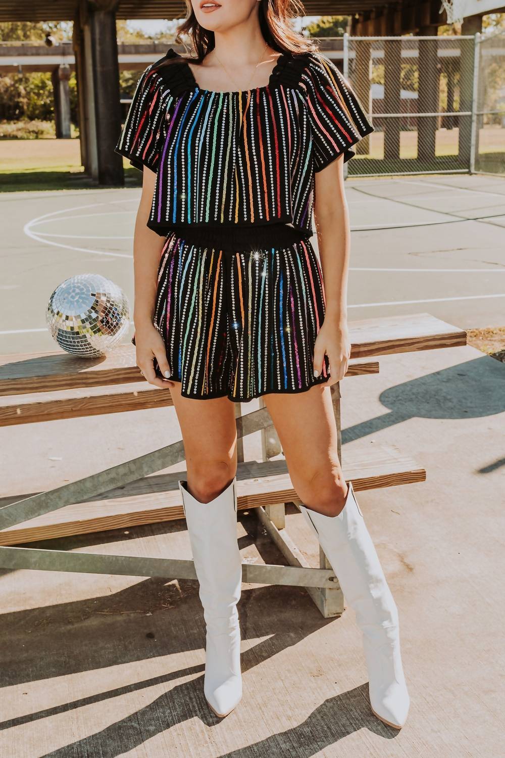 

Топ-флаттер с полосками из пайеток и стразами черного цвета QUEEN OF SPARKLES