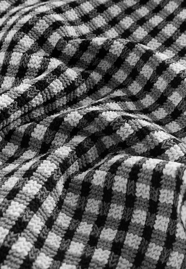 Купальник с глубоким вырезом и эффектом утягивания живота Next, Black White Crinkle Gingham — фото 2