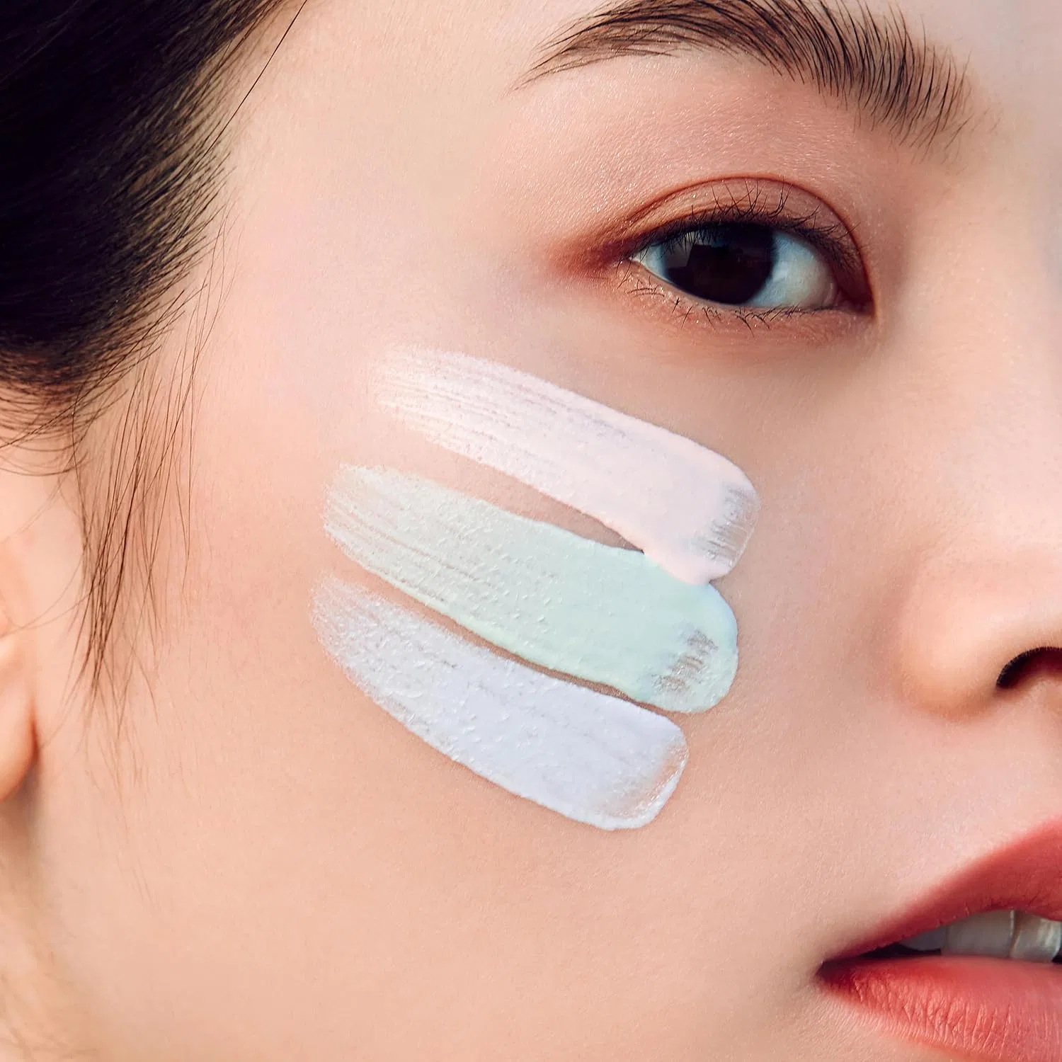 Тональное средство Hince 2nd Skin Tone Up Base Light Peach 35 мл — фото 4