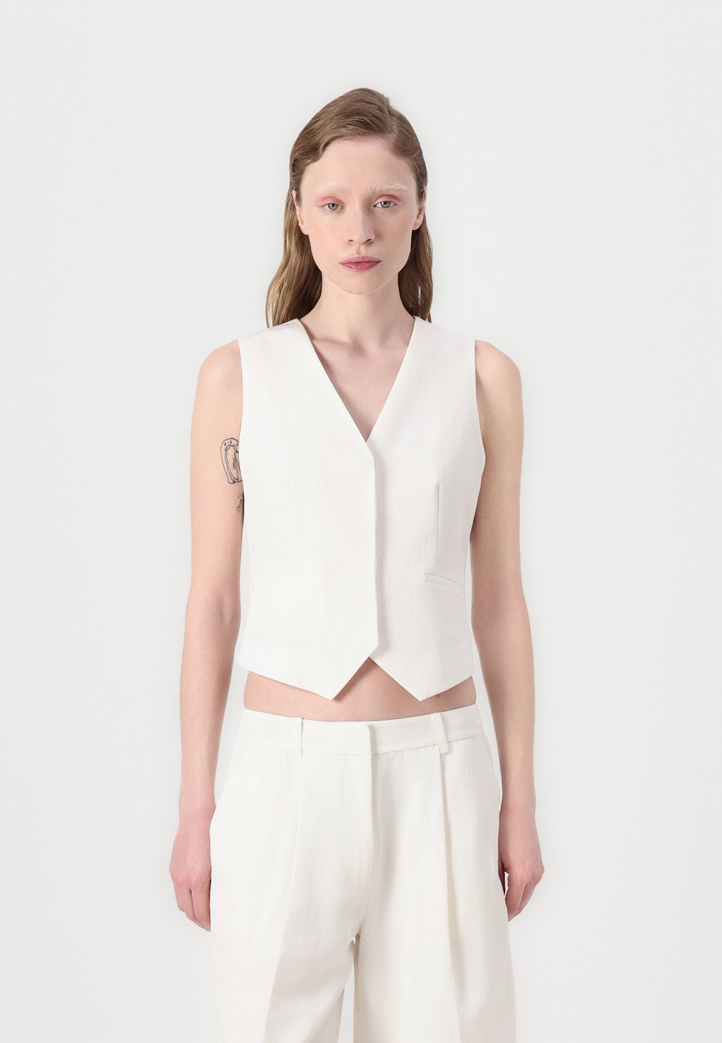 

Жилет TECH WAISTCOAT Calvin Klein, кремовый