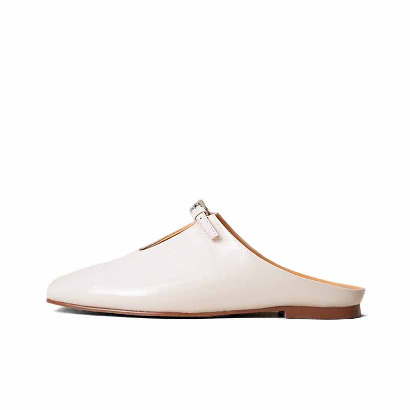 SHOEMAKER QUEEN Закрытые тапочки женские молочно-белые, цвет Milk White