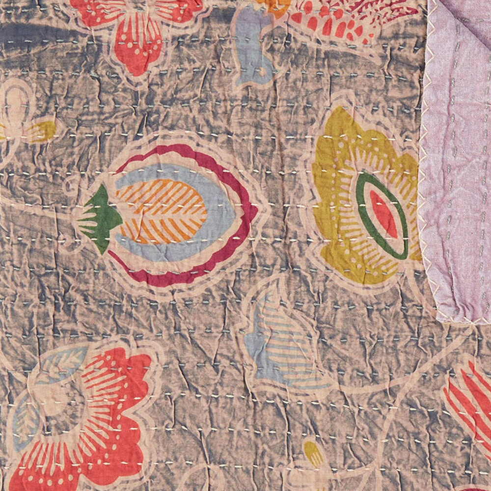 

Серое и розовое хлопковое одеяло Kantha с цветочным рисунком и вышивкой размером 50 x 70 дюймов. Homezia, цвет Multicolored