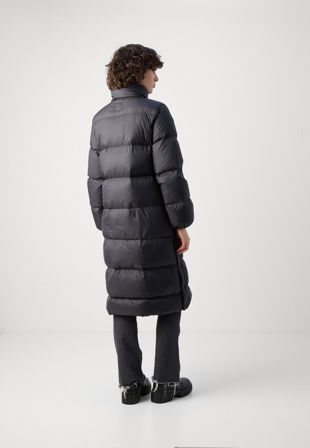 

Пуховое пальто COAT AMIRA PUFFER Lindex, черный