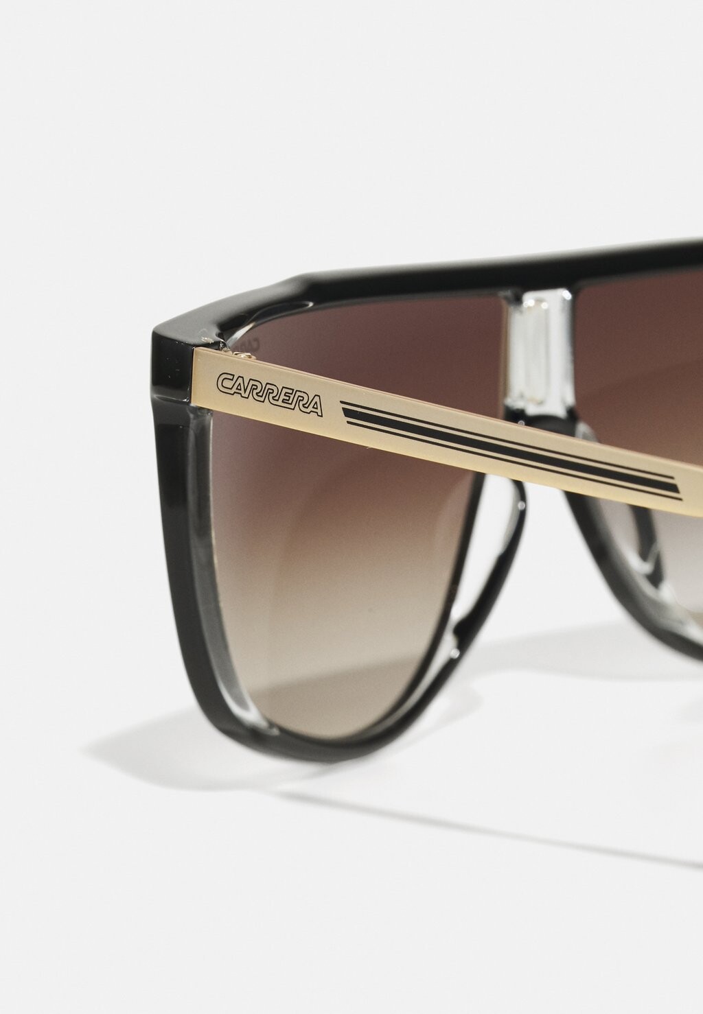 

Солнцезащитные очки Carrera, черный