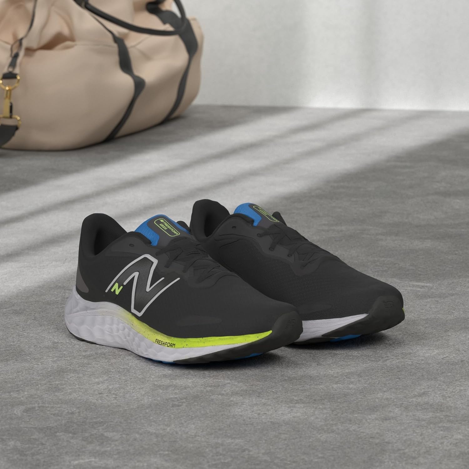Кроссовки для бега New Balance Men's Fresh Foam Arishi V4, черный/зеленый — фото 2
