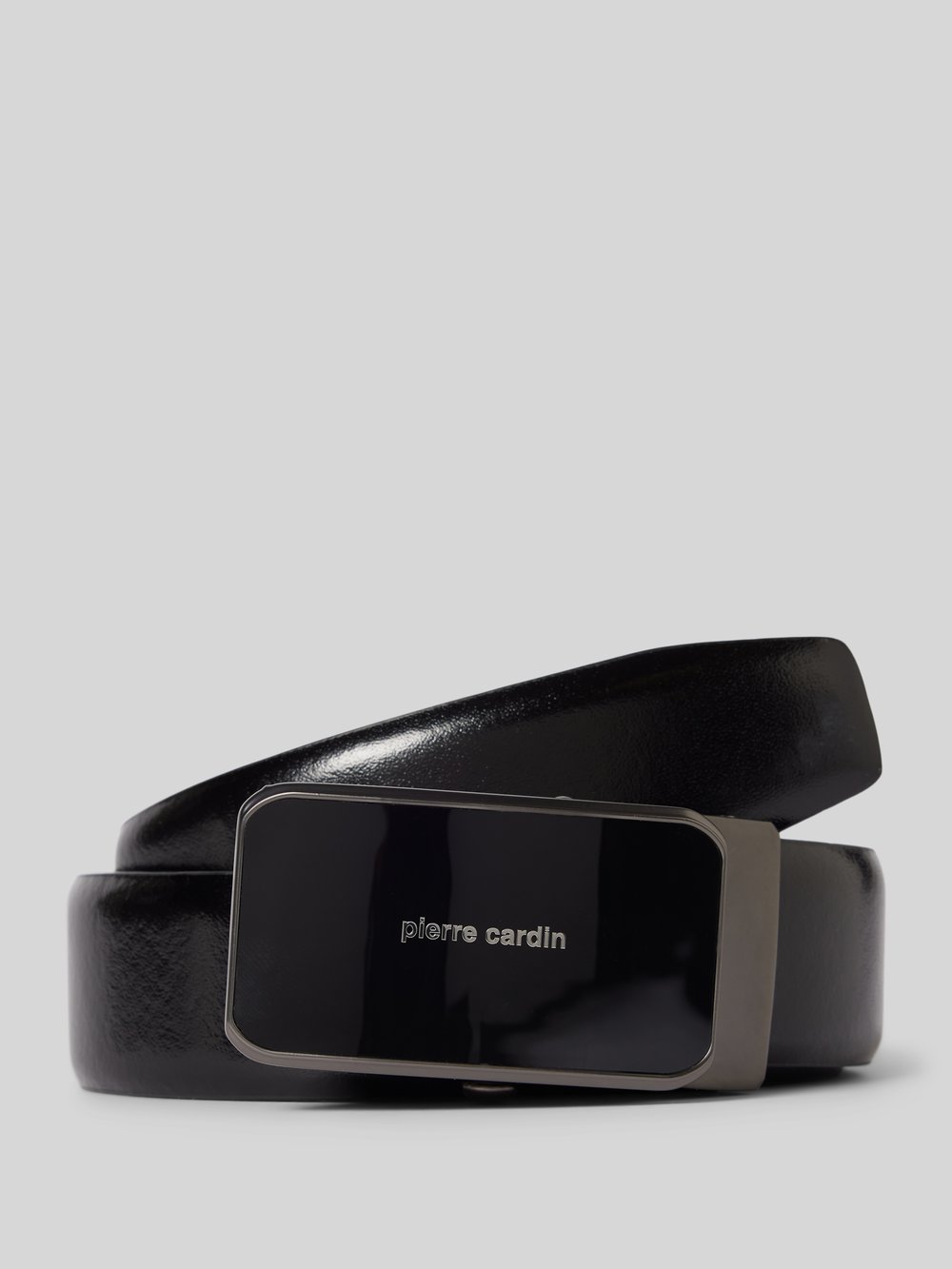 

Кожаный ремень с пряжкой Pierre Cardin