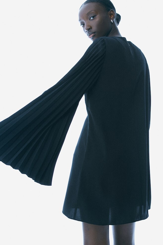 

Платье с плиссированными рукавами H&M, черный