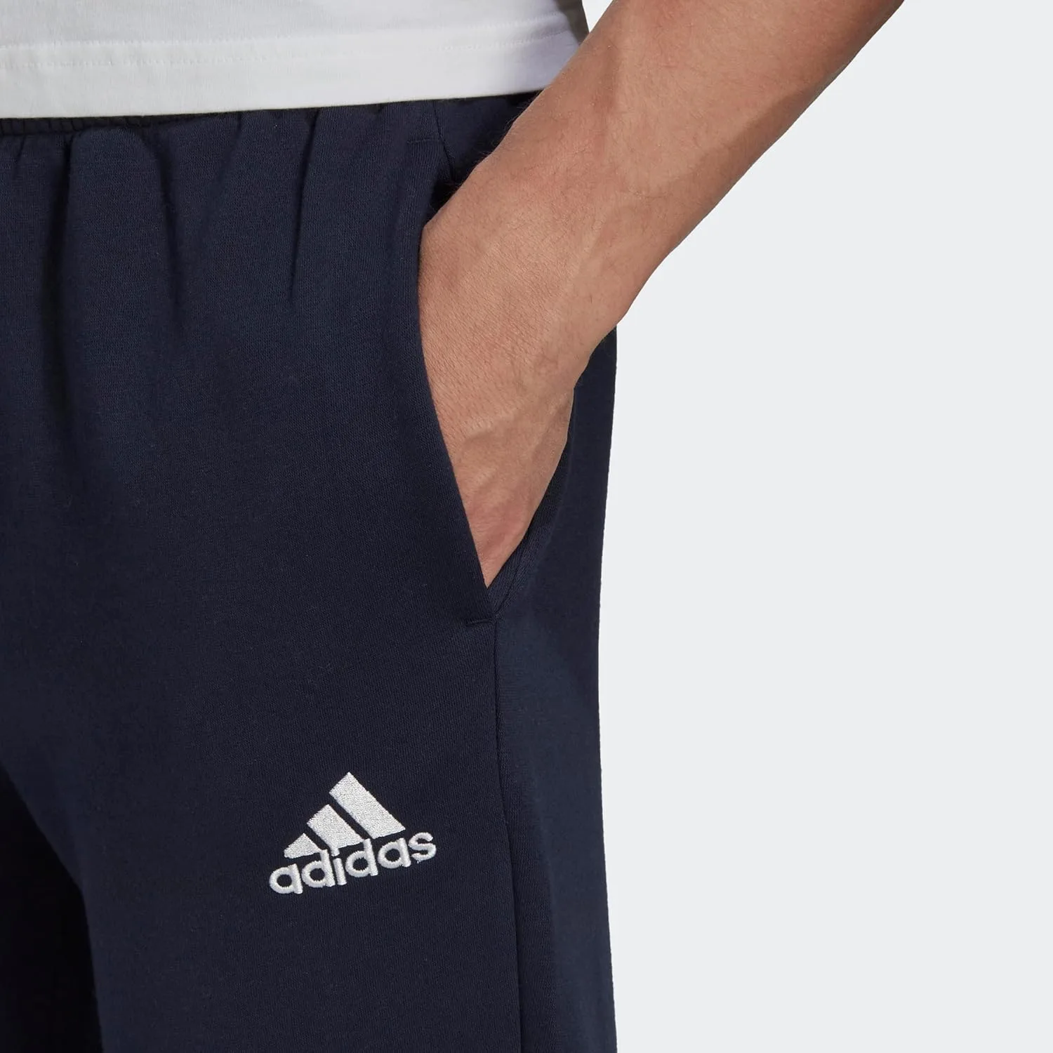 Мужские флисовые брюки Adidas Essentials, стандартного кроя, зауженные книзу, белый — фото 2