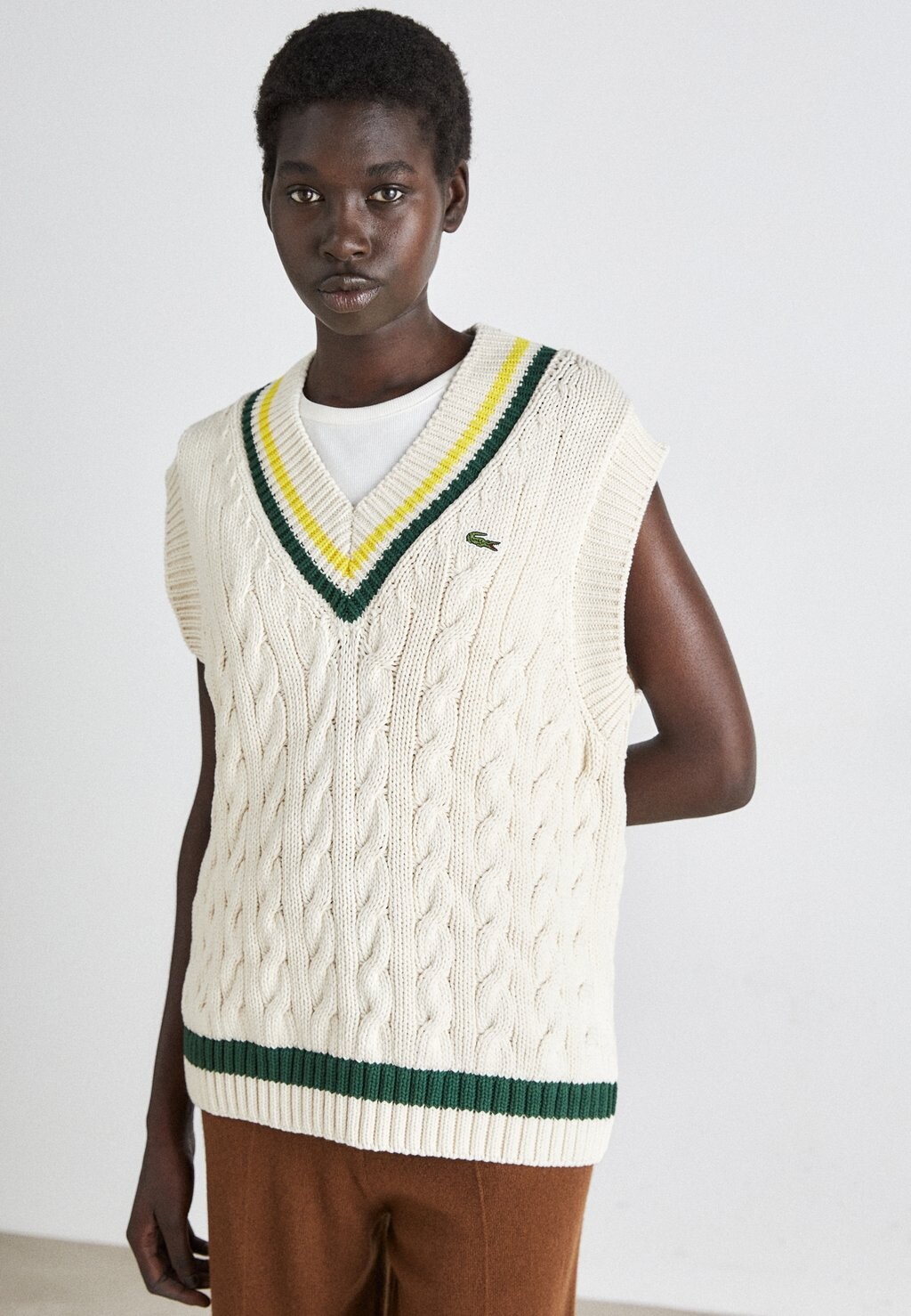 

Вязаный свитер Lacoste, земля