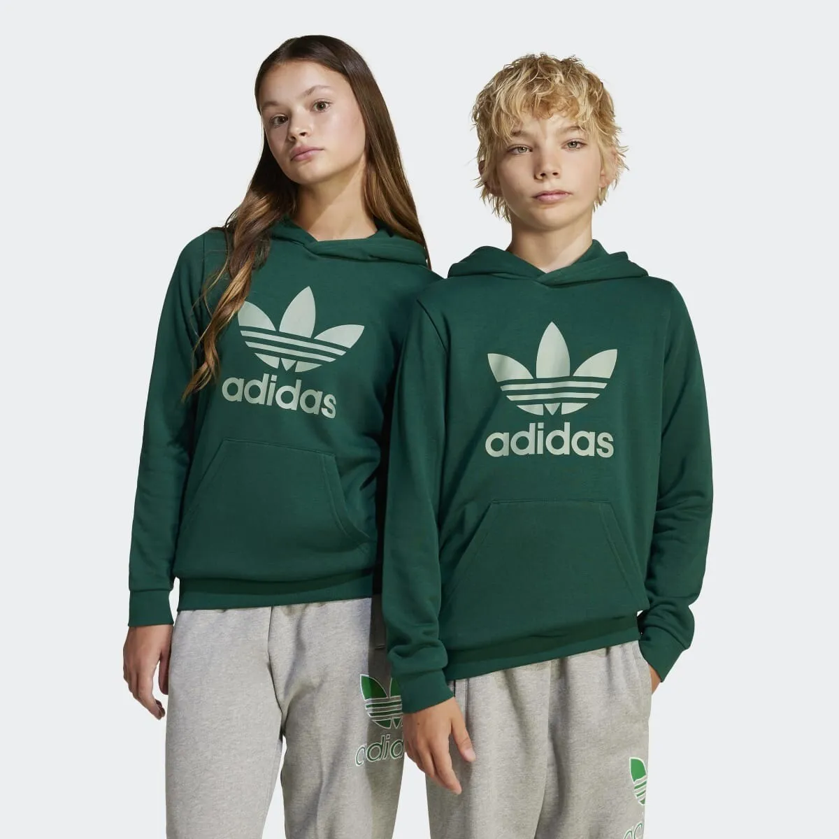 

Детская толстовка с капюшоном Adidas Trefoil, зеленый