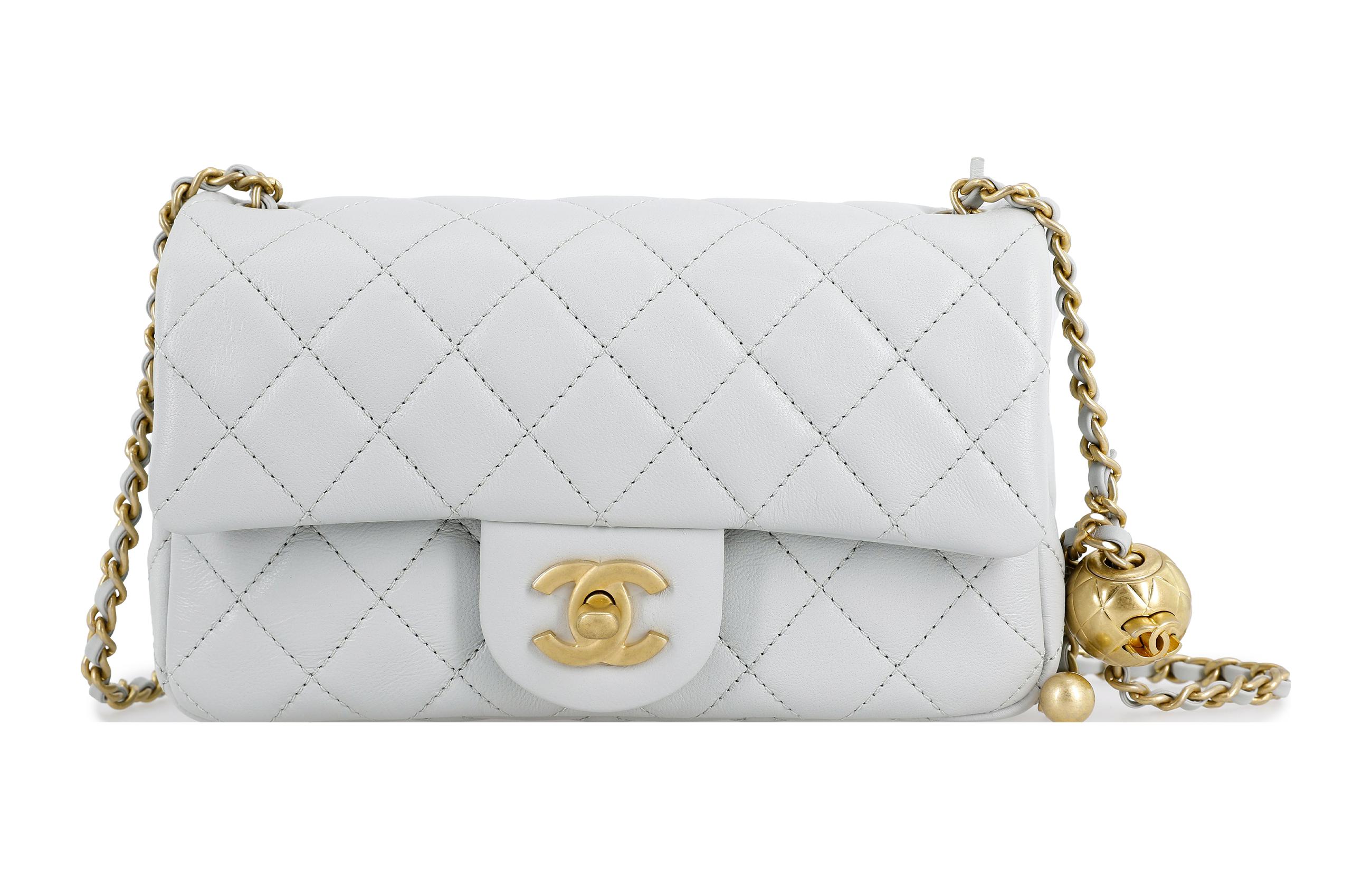 

CHANEL Сумка-кошелек Small Gold Ball Classic Flap из овчины CF, квадратная, через плечо, женская, светло-серая