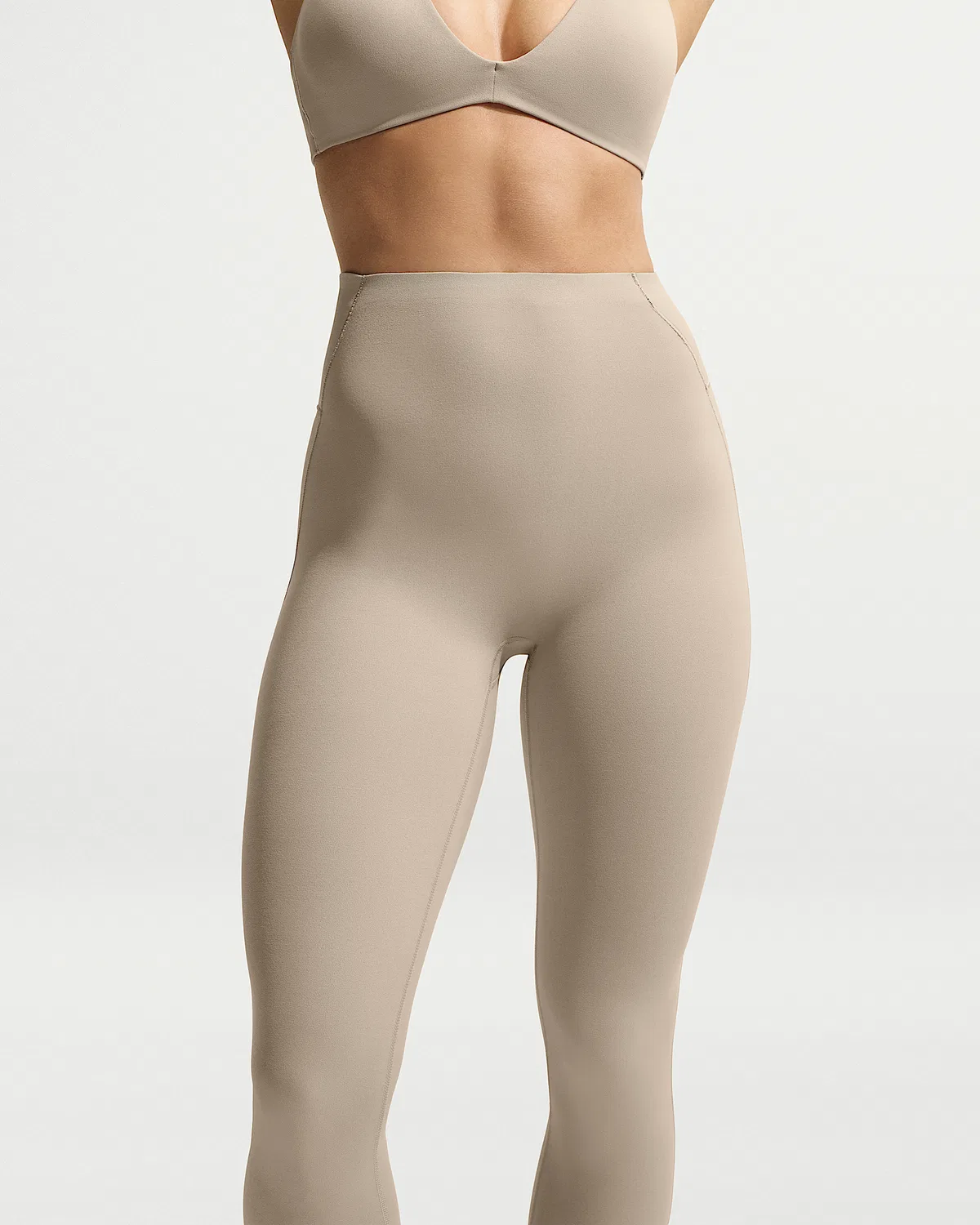 Женские леггинсы NikeSKIMS Studio Stretch, длина 26", NSKM Linen/NSKM Linen — фото 2