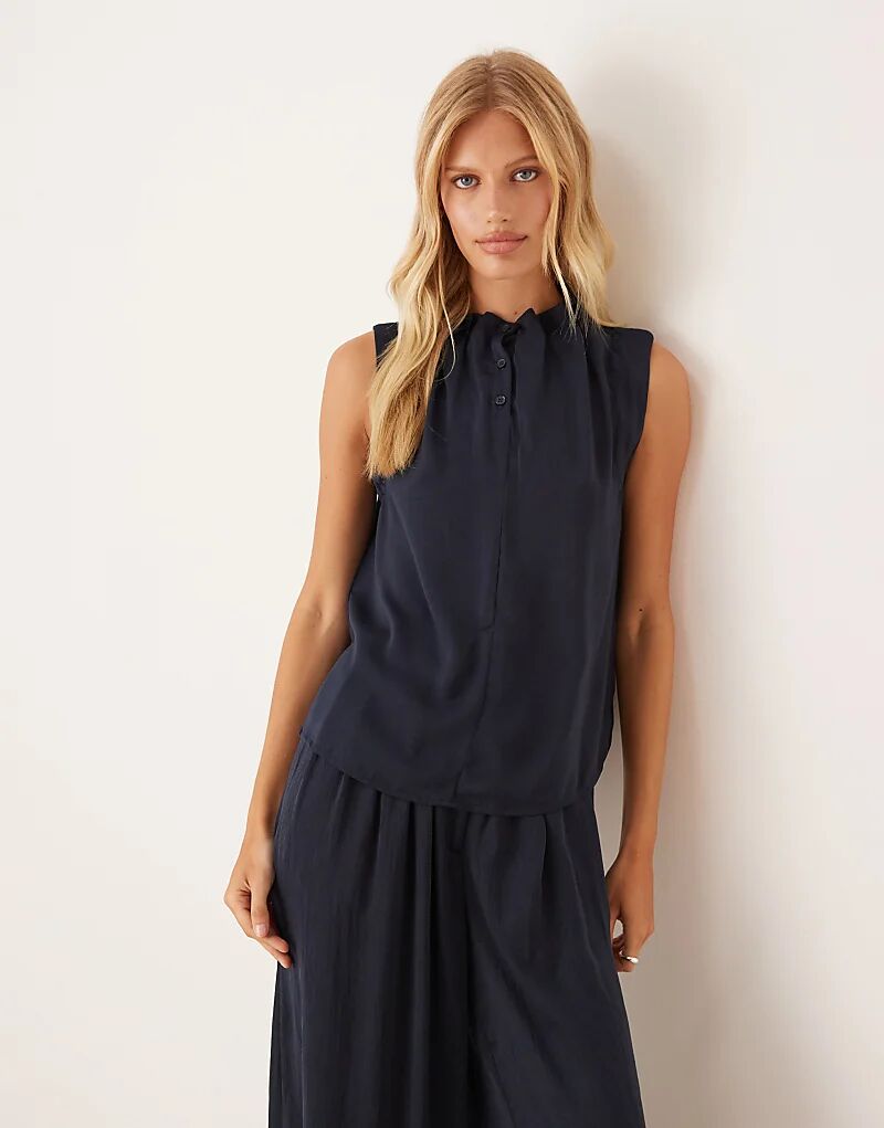 

Топ без рукавов AWARE с плиссировкой и высоким воротом, темно-синий