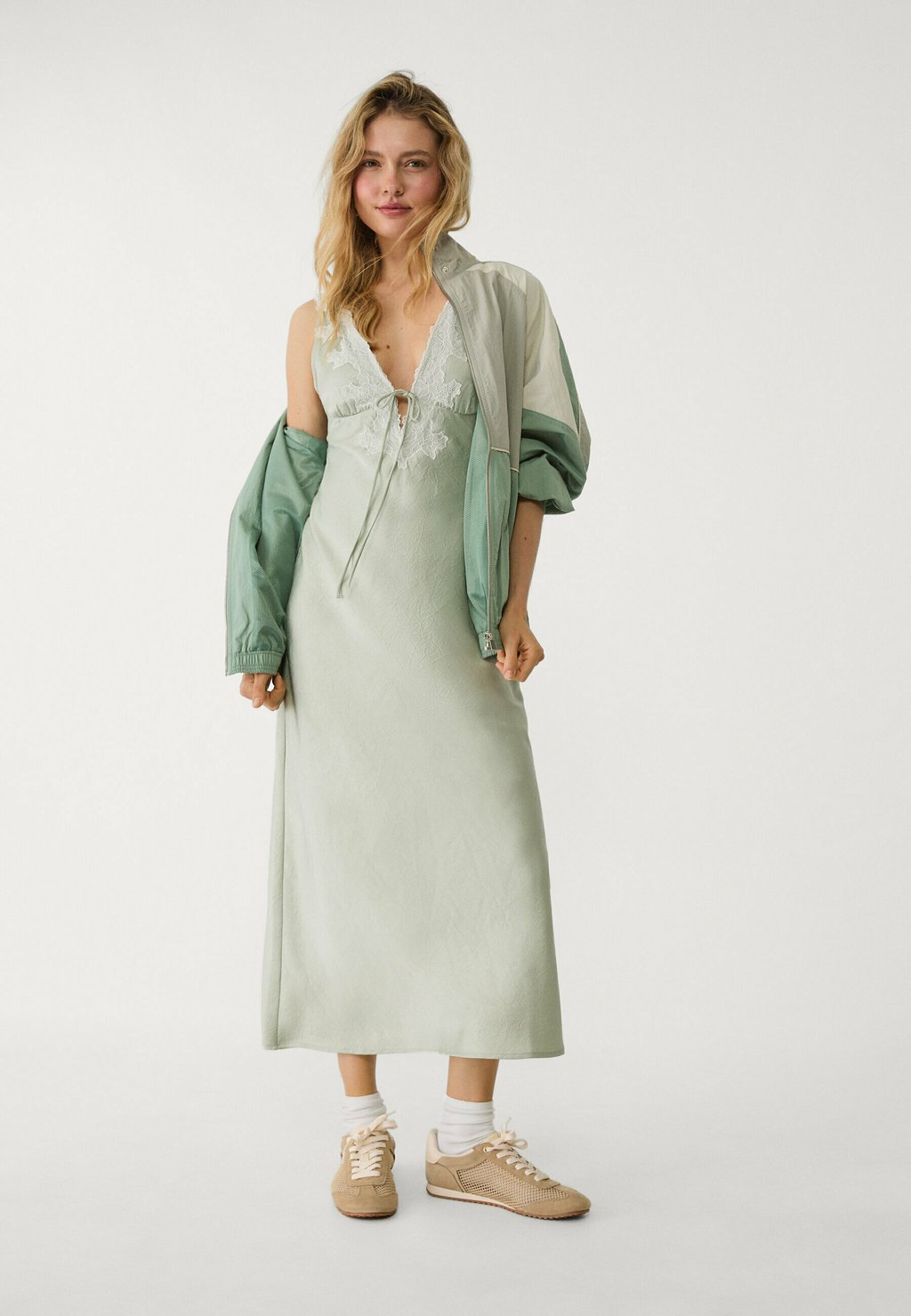 

Повседневное платье Stradivarius, светло-зеленый