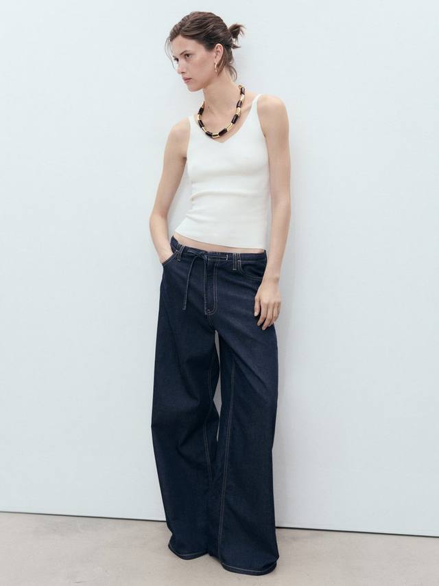 

Маечка с тонкими бретелями и V-образным вырезом Mango, Light Beige