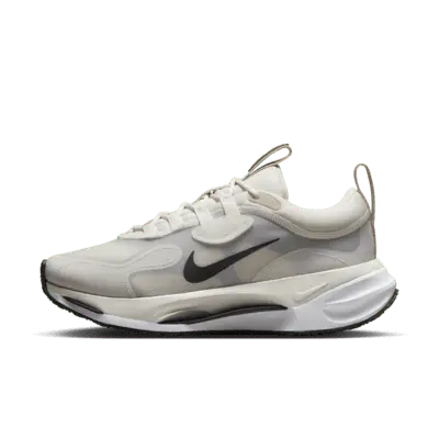 

Кроссовки Nike Spark, цвет Phantom/Sanddrift/White/Dark Smoke Grey