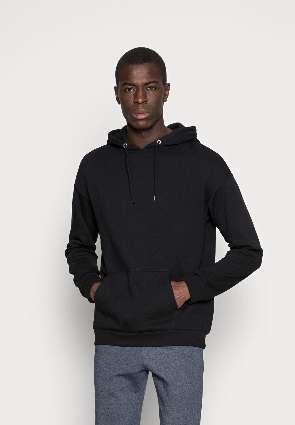 

Толстовка PLAIN SKATER HOODY Pier One, черный