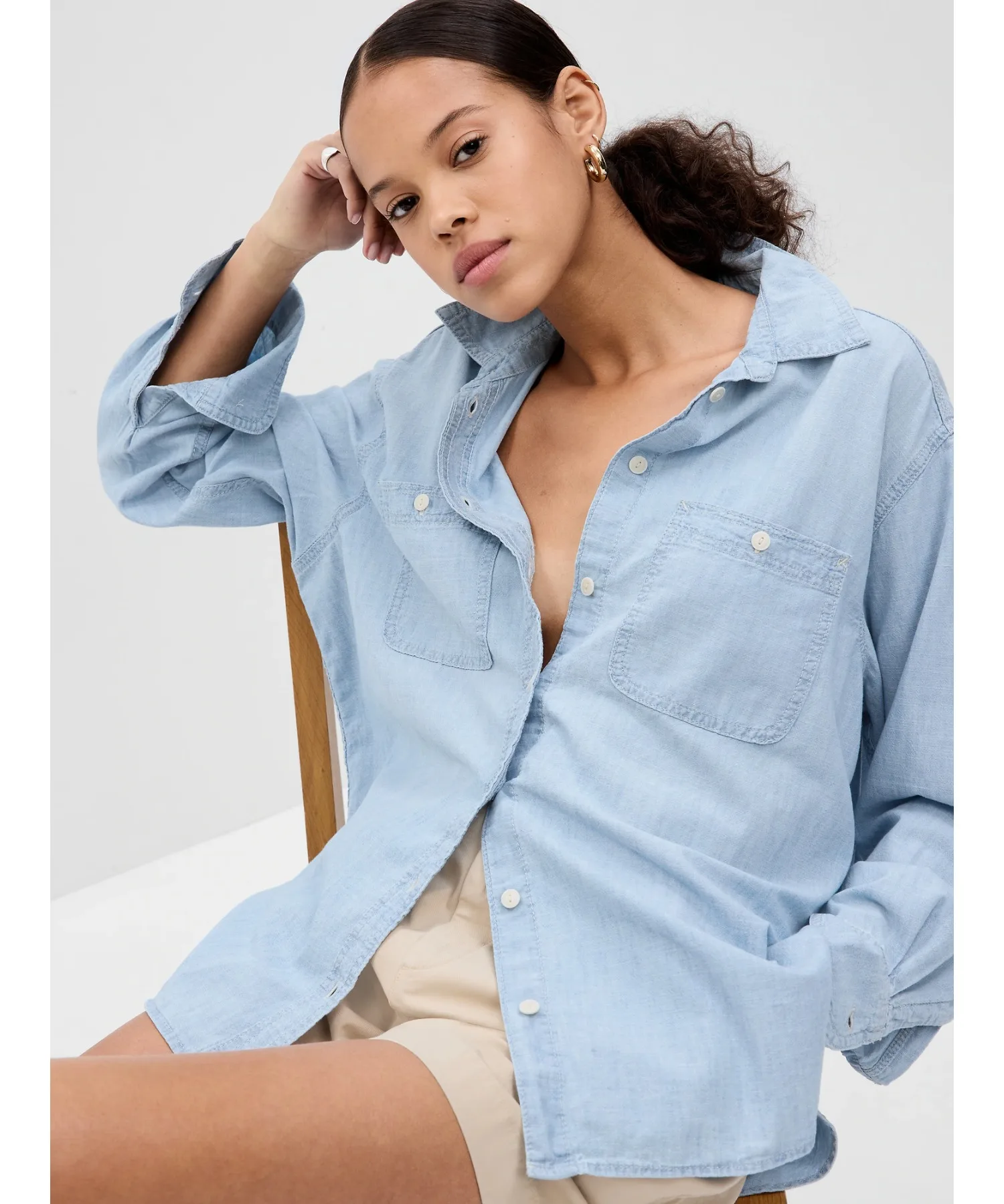Женская рубашка из хлопка 100% деним шабле Gap BIG SHIRT светло-индиго
