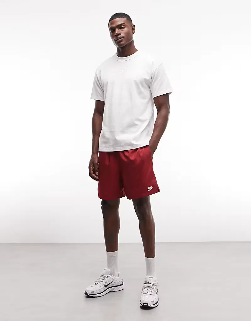 Красные шорты Nike Club Woven