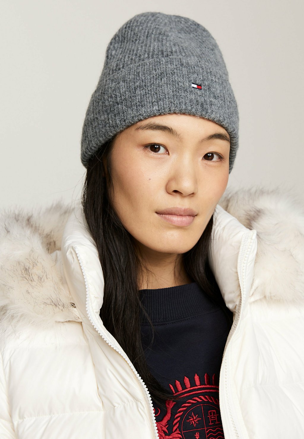 

Шапка ESSENTIAL FLAG FUZZY Tommy Hilfiger, серый