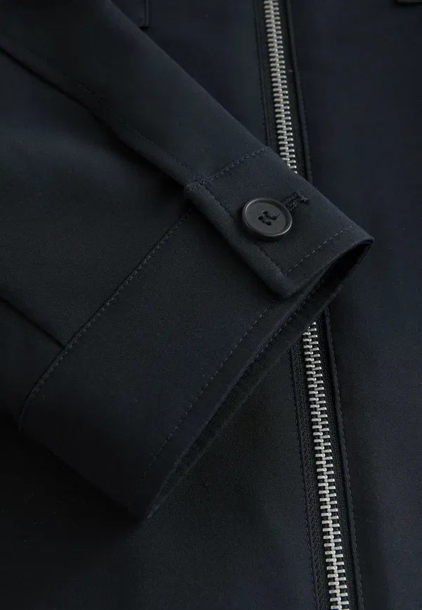 Куртка Regular fit smart technical summer jacket Next, темно-синий — фото 4