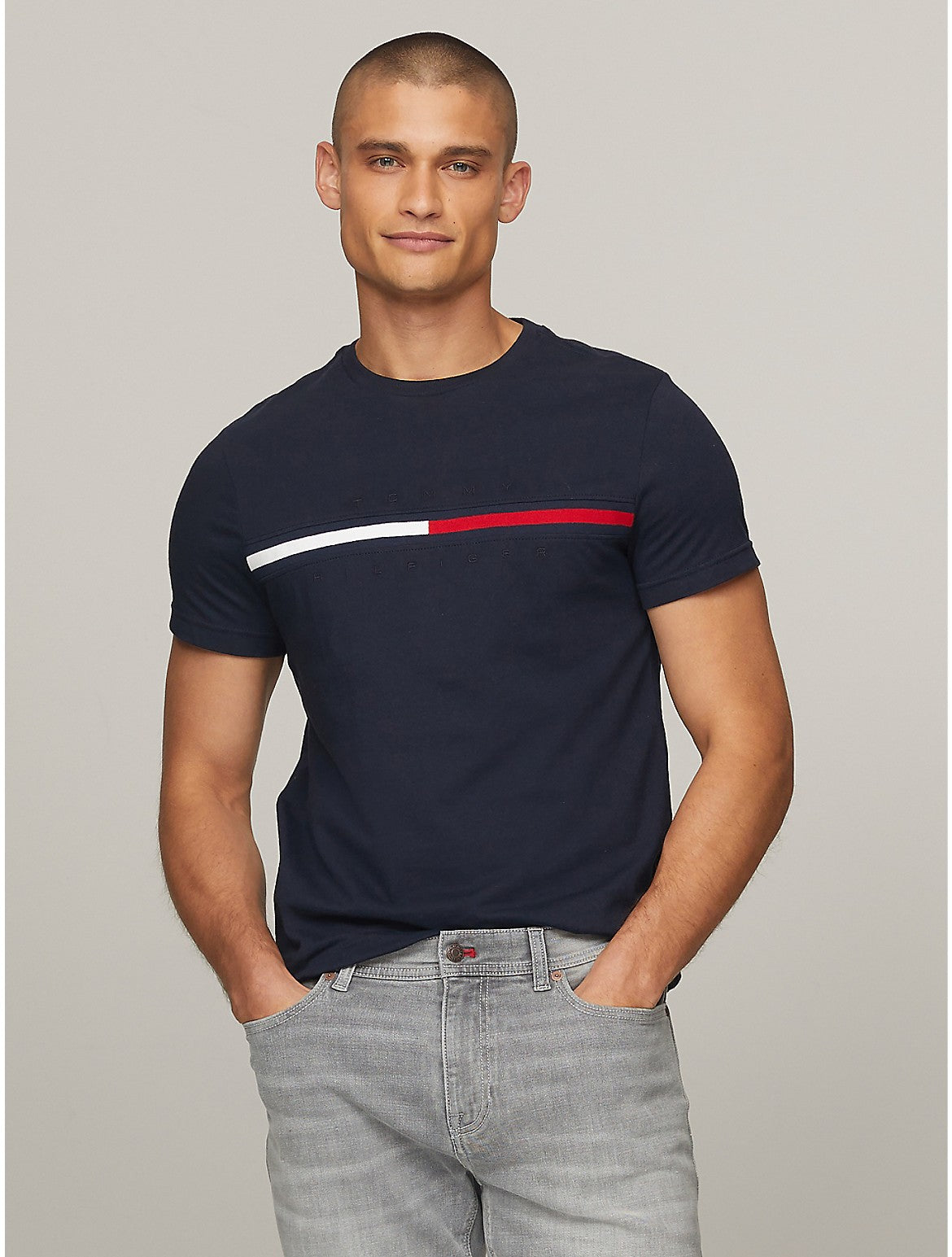 

Мужская футболка Tommy Hilfiger с логотипом-флагом, темно-синий