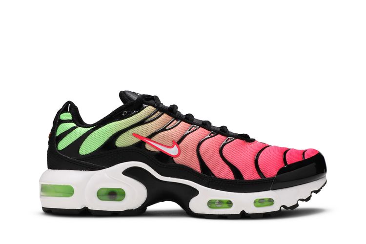 

Кроссовки Air Max Plus GS 'Green Strike Flash Crimson', разноцветный