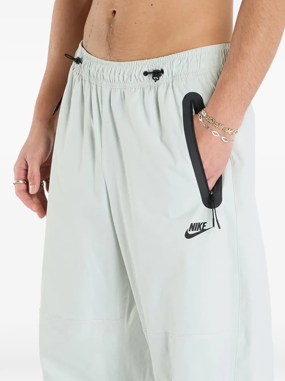 Спортивные брюки с логотипом и эластичным поясом Nike, серый — фото 3