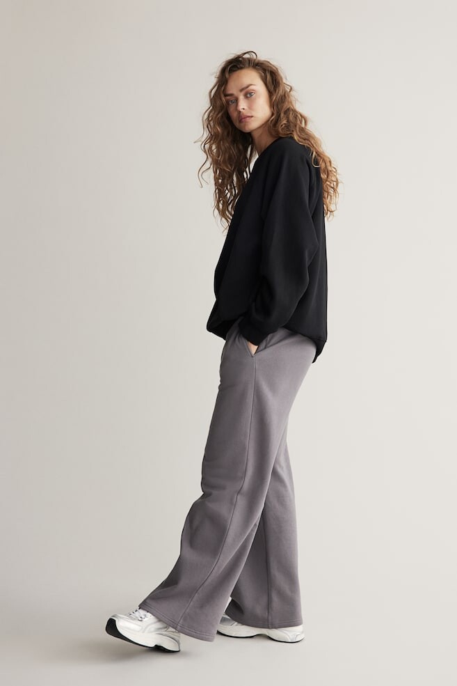

Спортивные спортивные штаны из материала Drymove H&M, серый