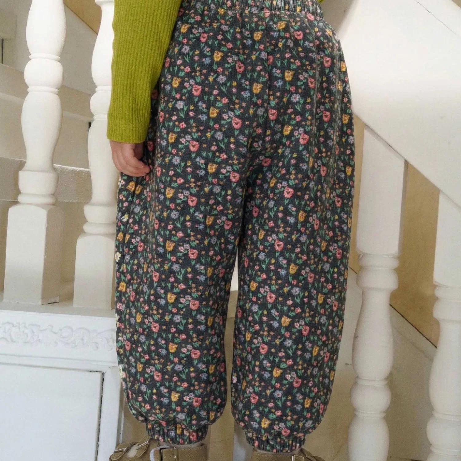 Детские джоггеры Spring Garden чёрные от Cosset Cosset