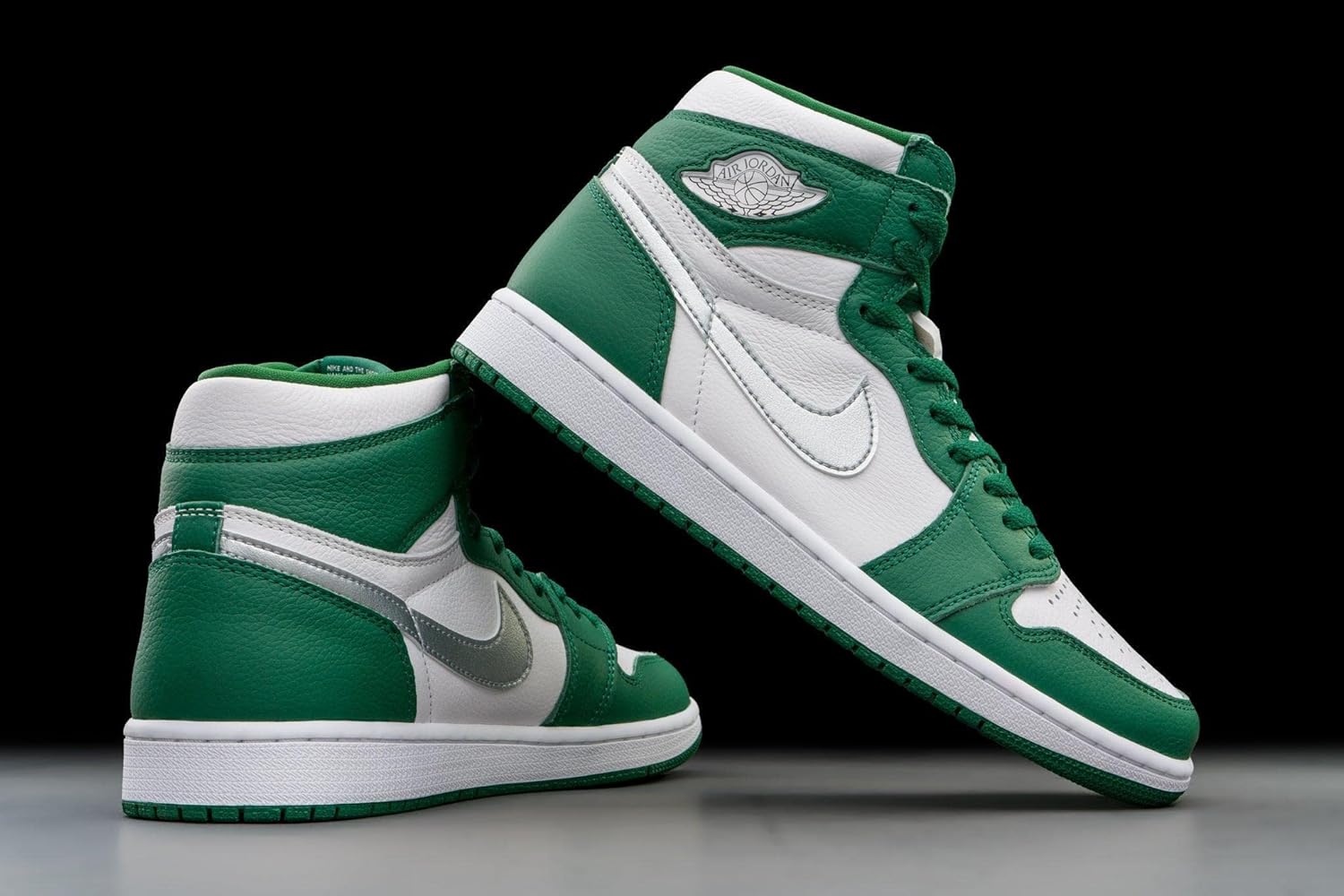 Мужские кроссовки Nike Air Jordan 1 Retro High OG, зеленый — фото 3