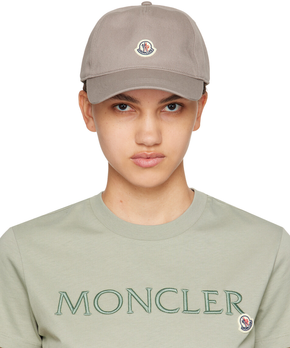 

Серо-коричневая кепка с логотипом Moncler