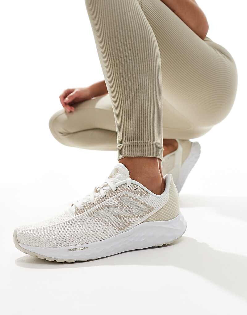 

Кроссовки New Balance – Arisi – Lauf в цвете Weis