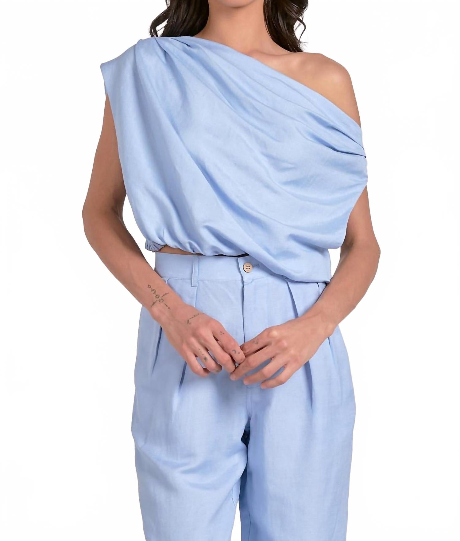 

Лианн Топ с одним плечом в светло-голубом ELAN