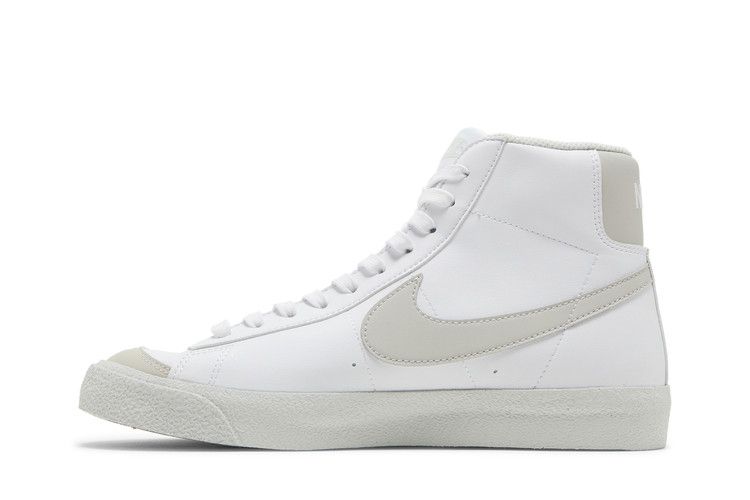 Кроссовки Nike Blazer Mid '77 SE GS 'White Light Bone', белый — фото 4