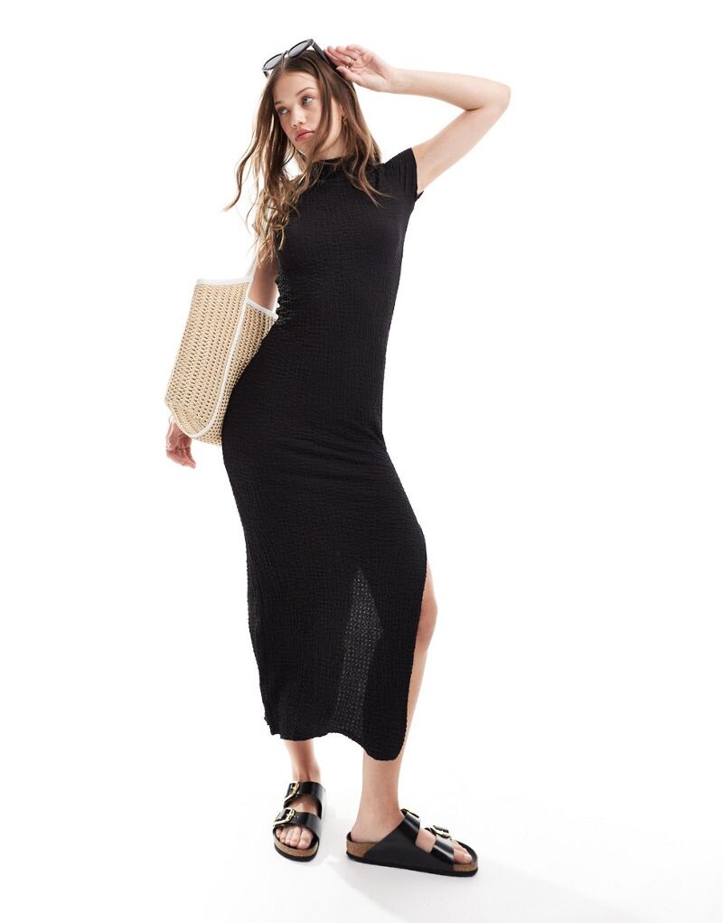 

ASOS DESIGN – черное платье миди с фактурным верхом и короткими рукавами