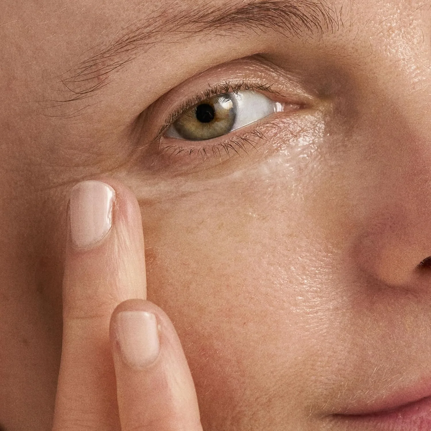 Антивозрастной крем для глаз Dermalogica Age Reversal Eye Complex (0,5 жидких унций) с ретинолом - борется с признаками старения кожи, морщинами и темными кругами под глазами. — фото 3
