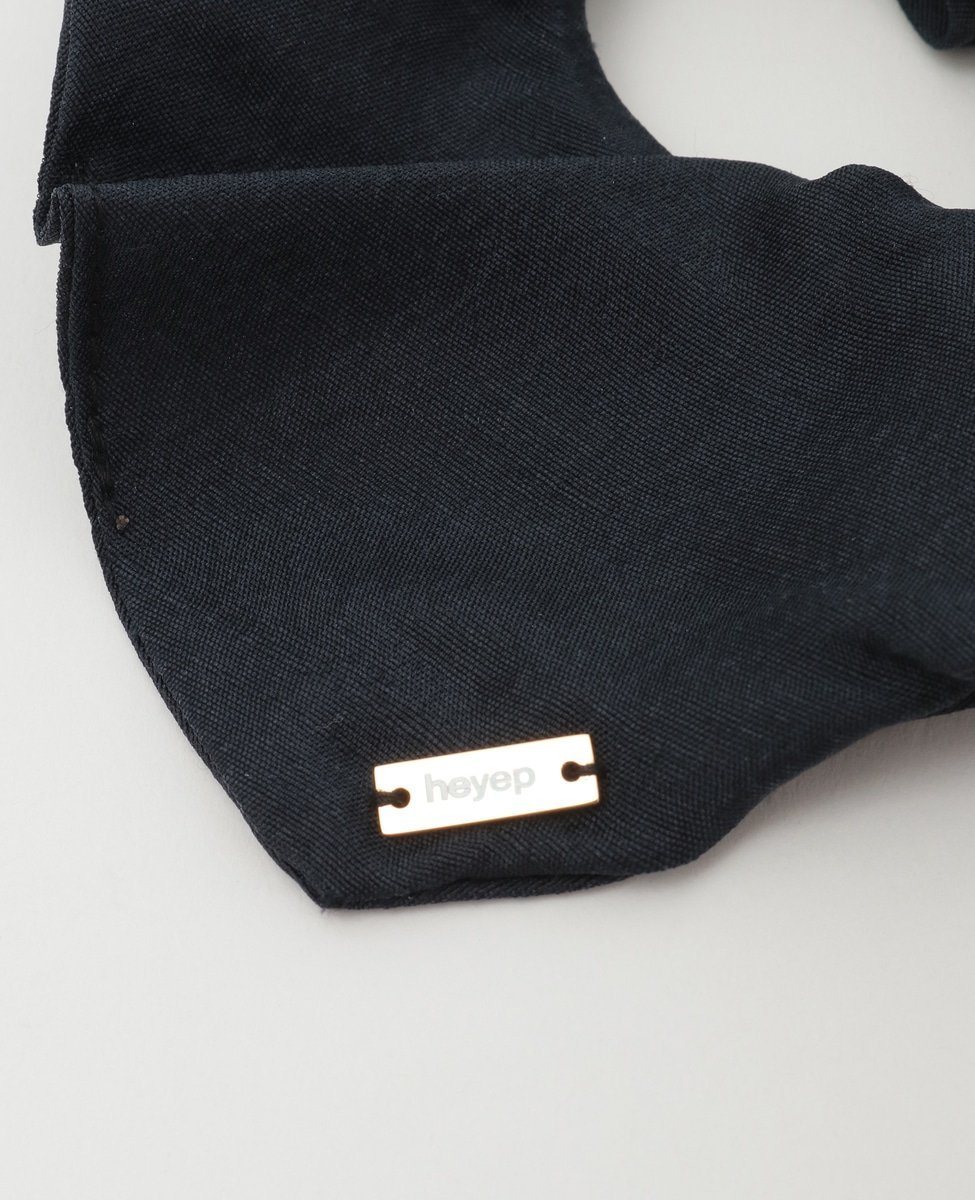 Резинка для волос heyep Silk Heart Scrunchie - средний размер, темно-синяя. Martinique, Navy — фото 3