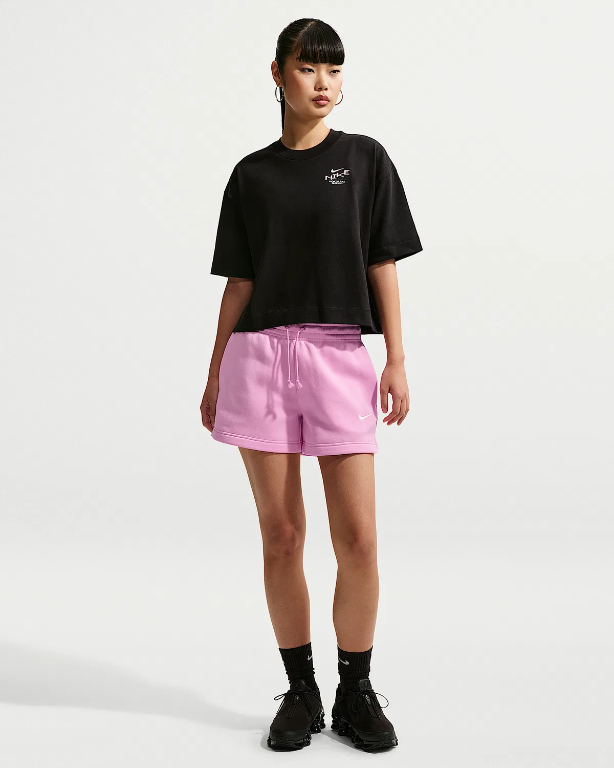 Женская оверсайз укороченная футболка Nike Sportswear, Black — фото 4