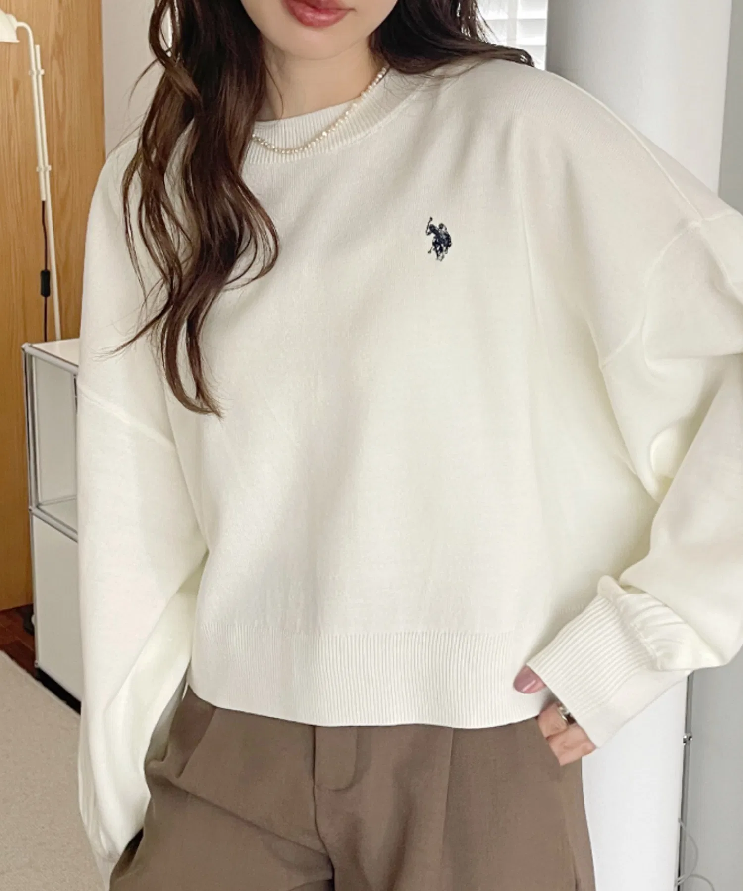 【Ада. Эксклюзивно для US POLO ASSN】Укороченный базовый трикотажный свитер с объемными рукавами — фото 2