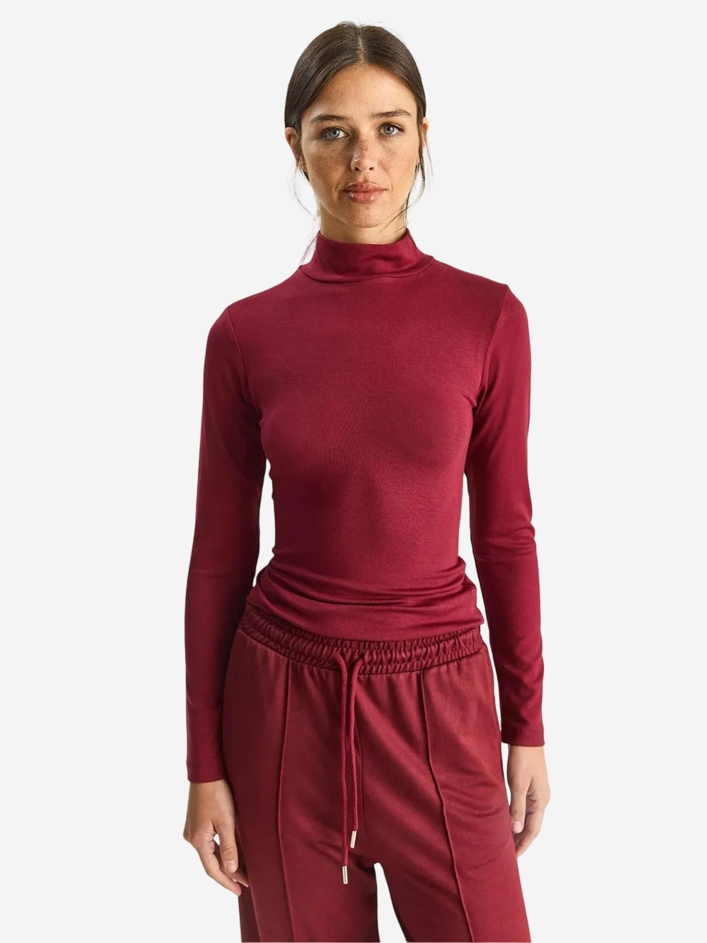 

Bianco Lucci Лонгслив в бордовом цвете