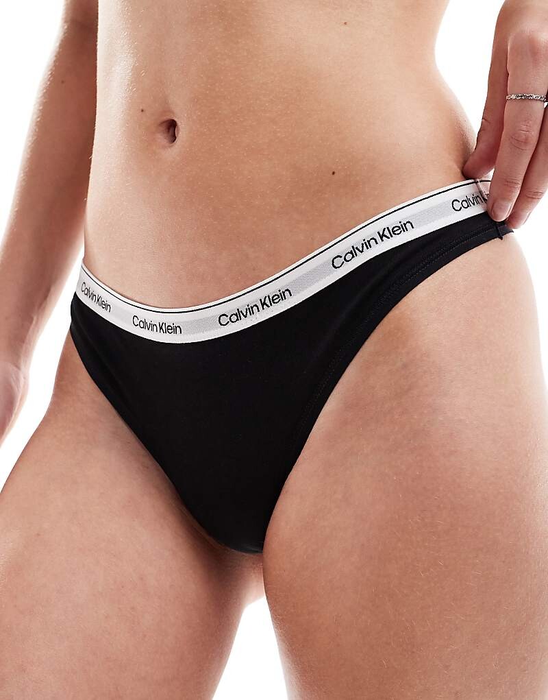 

Черные стринги Calvin Klein Modern Logo с заниженной талией