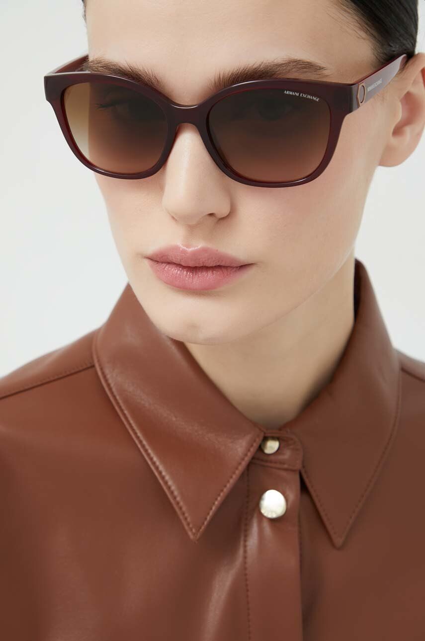 

Солнцезащитные очки Armani Exchange, коричневый