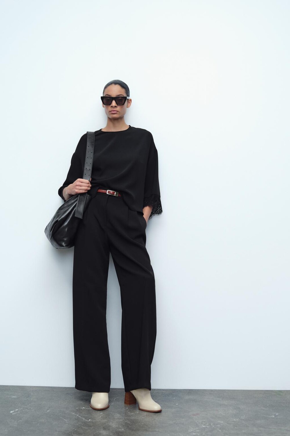 

Блузка с кружевными рукавами ZARA, черный