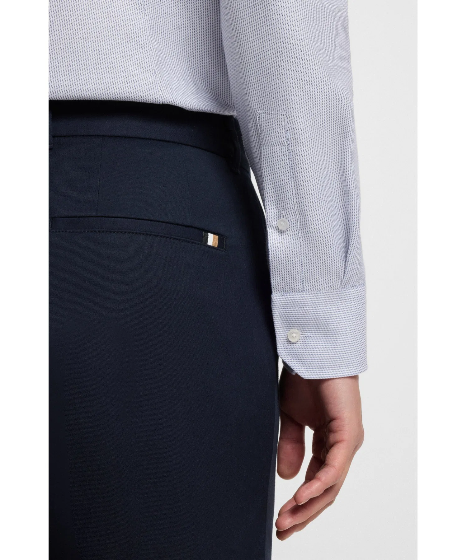 Мужская хлопковая рубашка BOSS Slim Fit светло-голубого цвета — фото 3