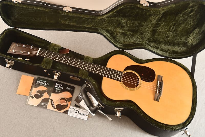 

Акустическая гитара Martin 00-18 Standard Acoustic Guitar #2790925
