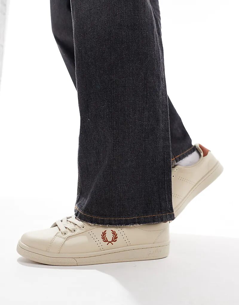 

Кроссовки B721 из кожи бежевого цвета Fred Perry