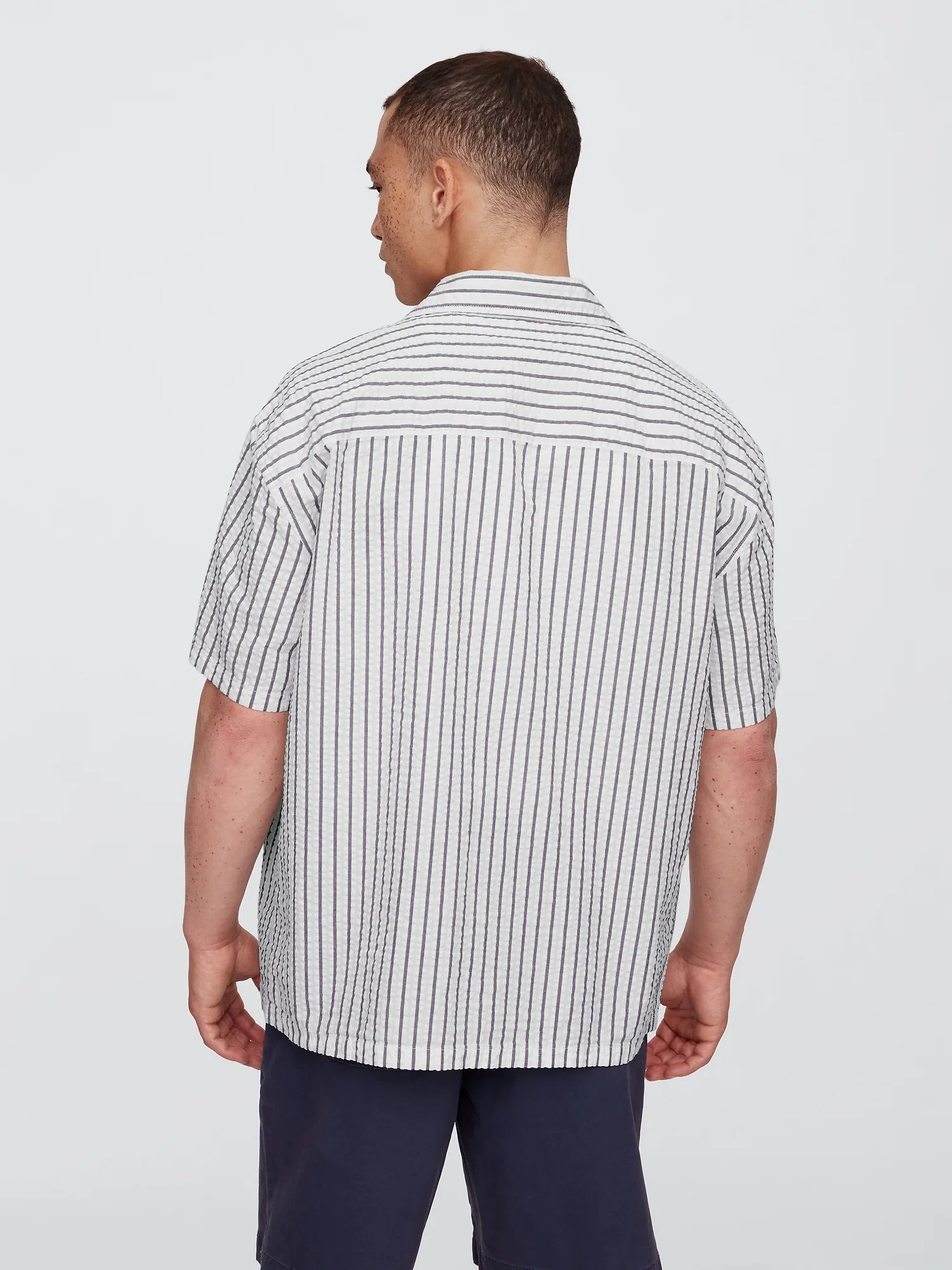 (U) Рубашка из жатой ткани квадратного кроя GAP, WHITE_NAVY_STRIPE