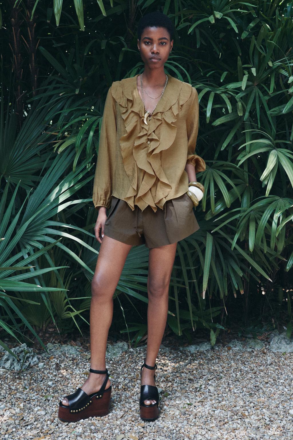

Рубашка с оборками ZARA, цвет Mustard