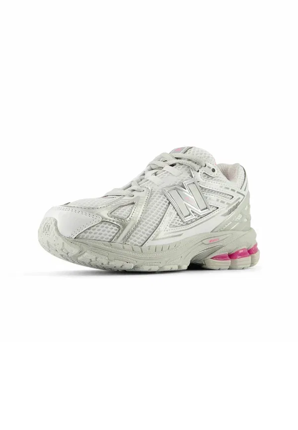 Кроссовки New Balance 1906, светло-серебристый металлик, розовый — фото 2